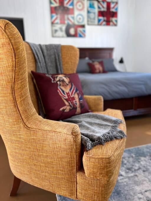 Private Bright Modern Studio! Queen Bed ! Victoria Ngoại thất bức ảnh